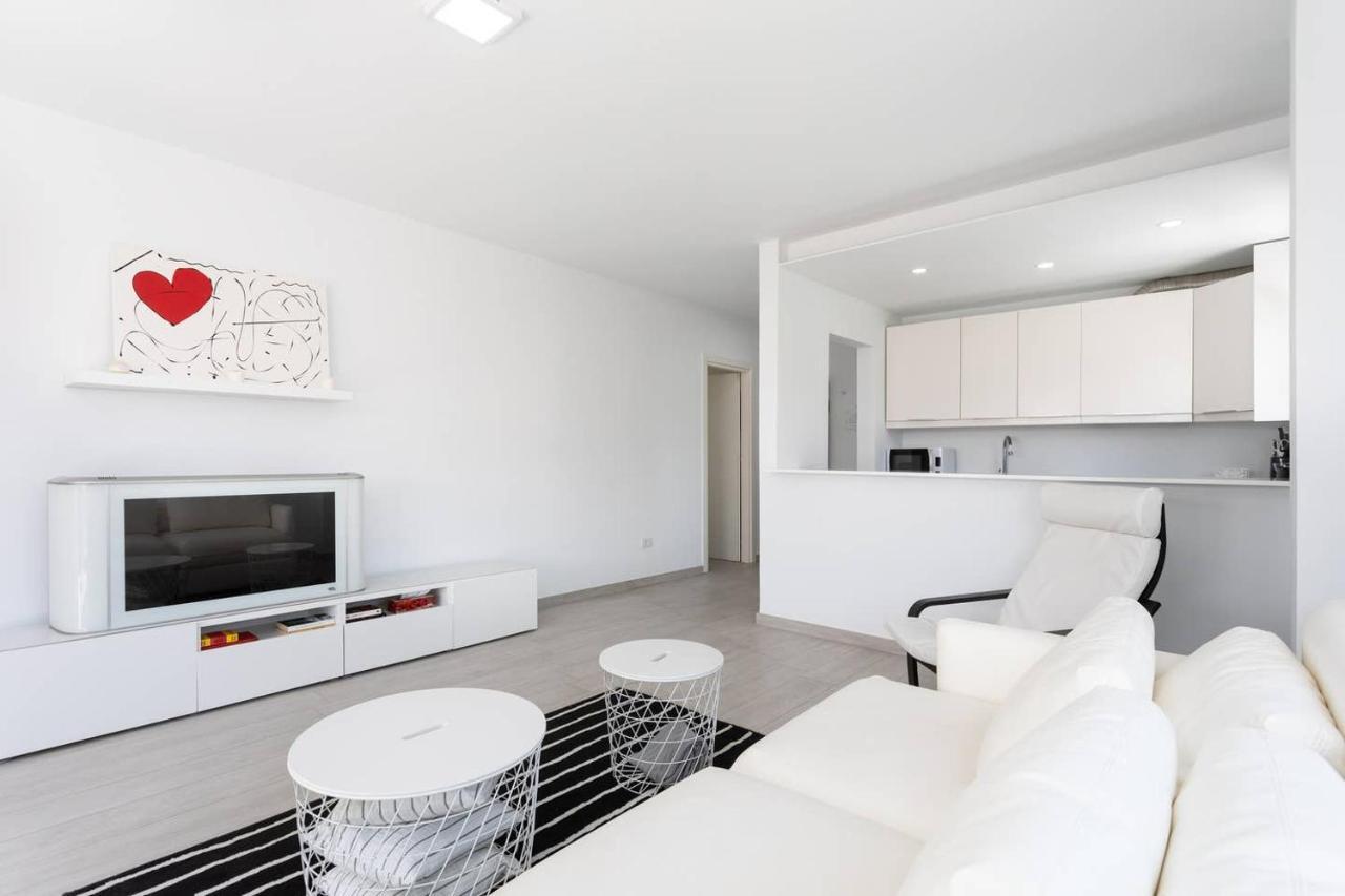 Апартаменты The White Heart House - Attic Sea View Лос Кристианос Экстерьер фото