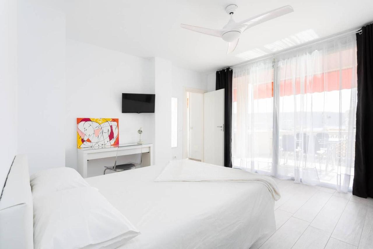 Апартаменты The White Heart House - Attic Sea View Лос Кристианос Экстерьер фото